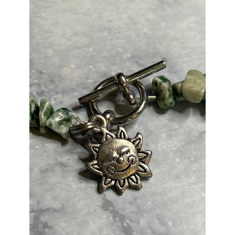 Vintage Green Stone Chip Necklace with Tree Pendant - Picture 4 of 7